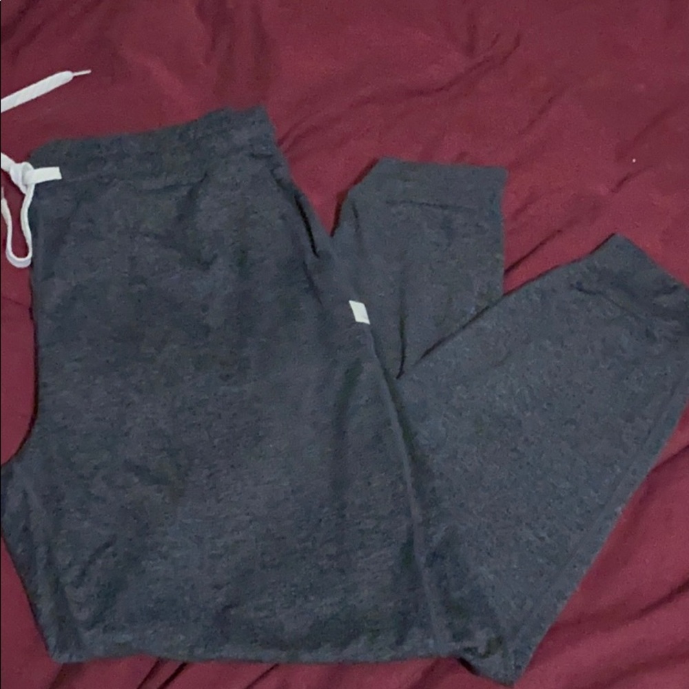 Vuori performance jogger pants
